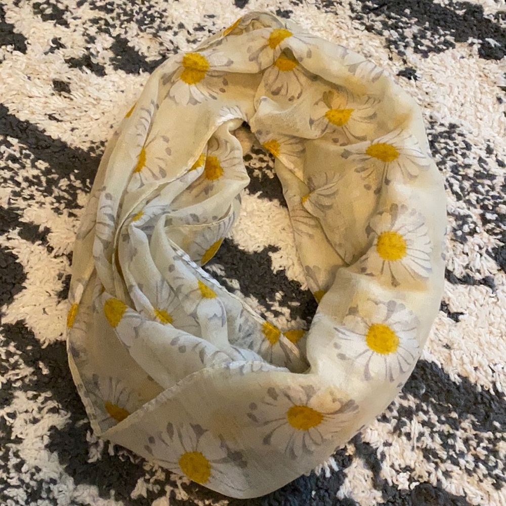 Daisy infinity scarf